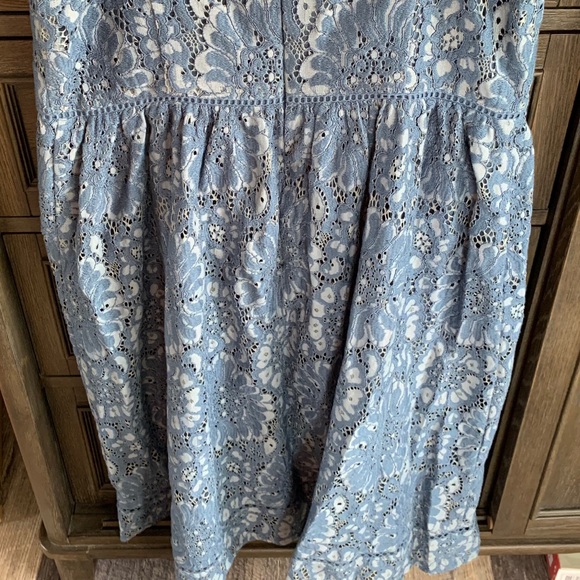 Spaghetti strapped Lace midi dress - Picture 3 of 5